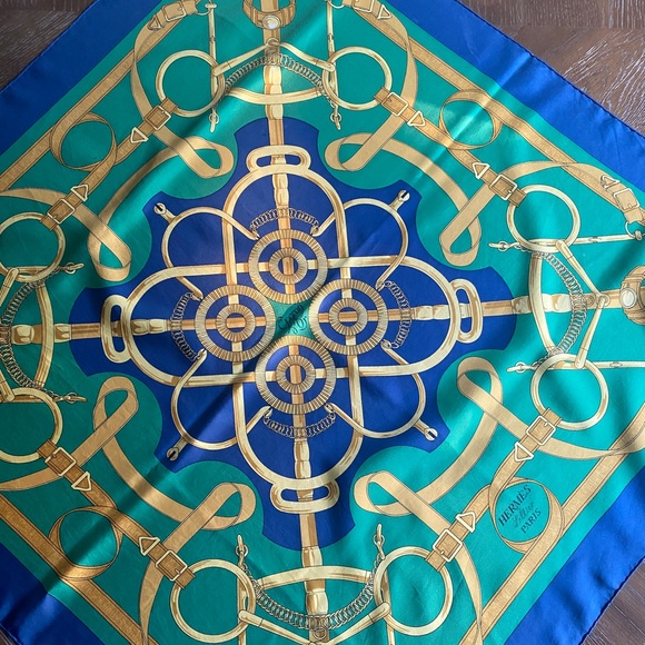 Hermes Accessories - Authentic HERMES Carre 90 Scarf "Eperon d'or" Silk Navy 3900D